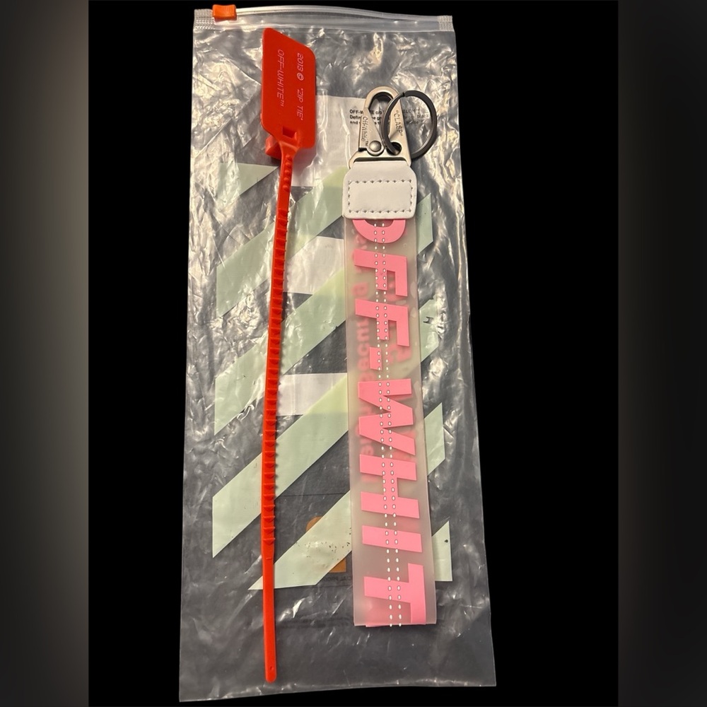 Off white keychain